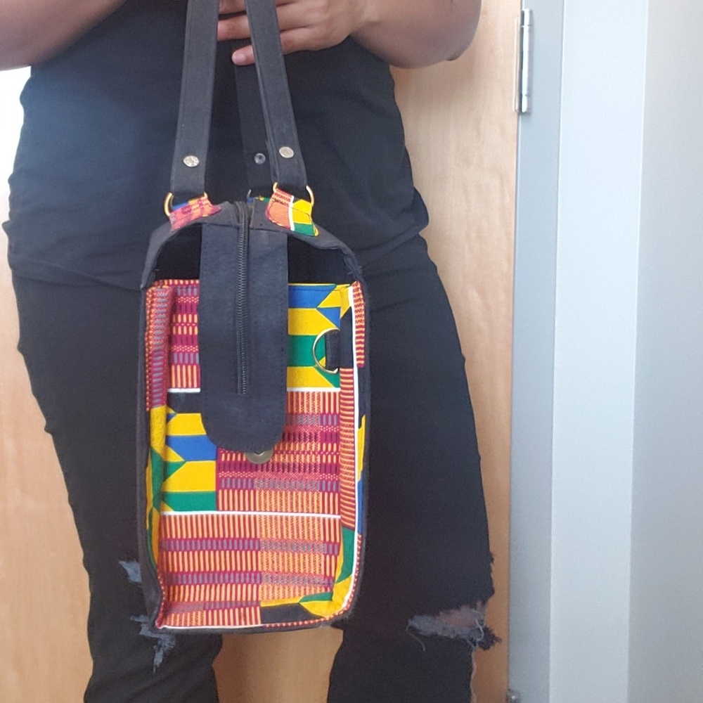 Handbag - Picture 2 of 4